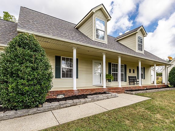 3rd image of 144 Lauren Dr