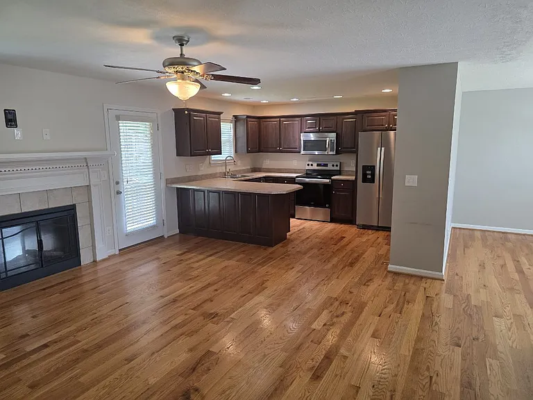 209 Riley Way — Photo 4