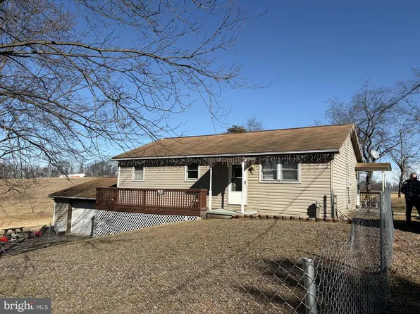 255 Redskins Ln, Augusta, WV 26704