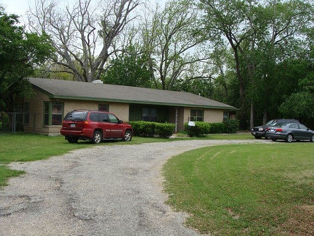 1st image of 325 W Jones Ave