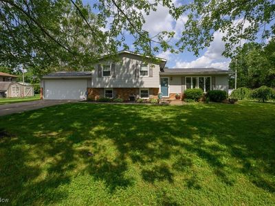8017 Sapphire Ave NE, Canton, OH, 44721