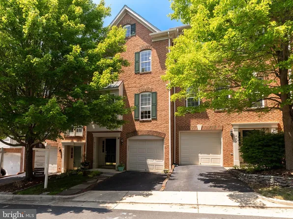 411 Ashford La, Alexandria, VA 22304