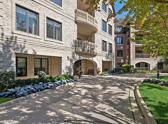 2nd image of 1800 Amberley Ct APT 402