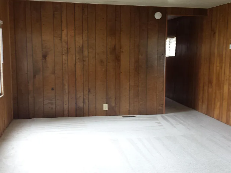 1933 Harbor Dr — Photo 8