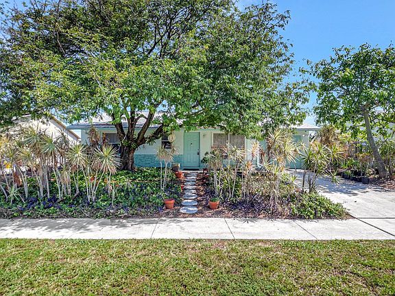 3rd image of 4871 Poseidon Place