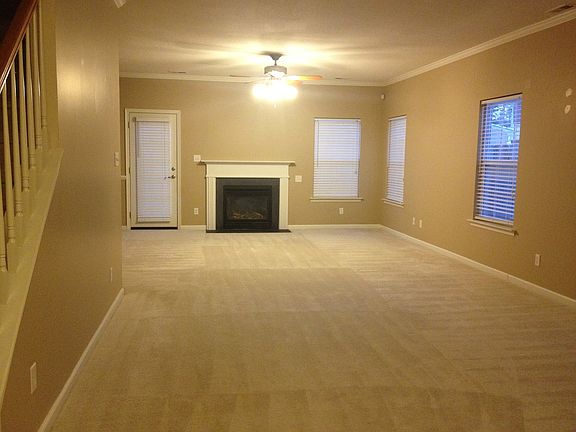 3rd image of 907 Sparrow Ct