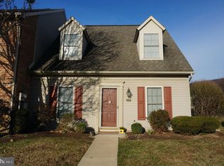 122 Hunters Ridge Dr, Harrisburg, PA 17110