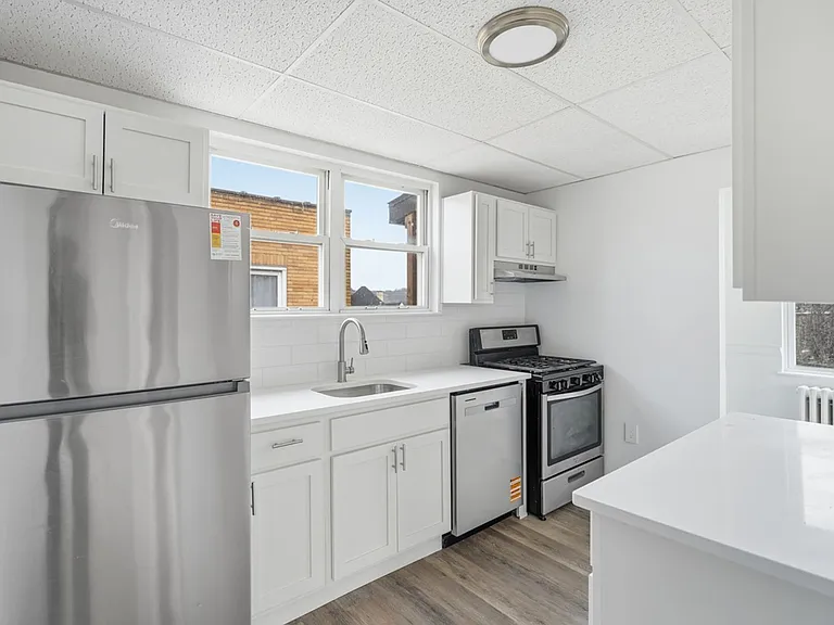 126 W 9th Ave — Photo 1
