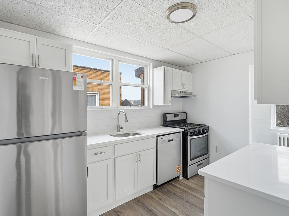 1st image of 126 W 9th Ave #4R