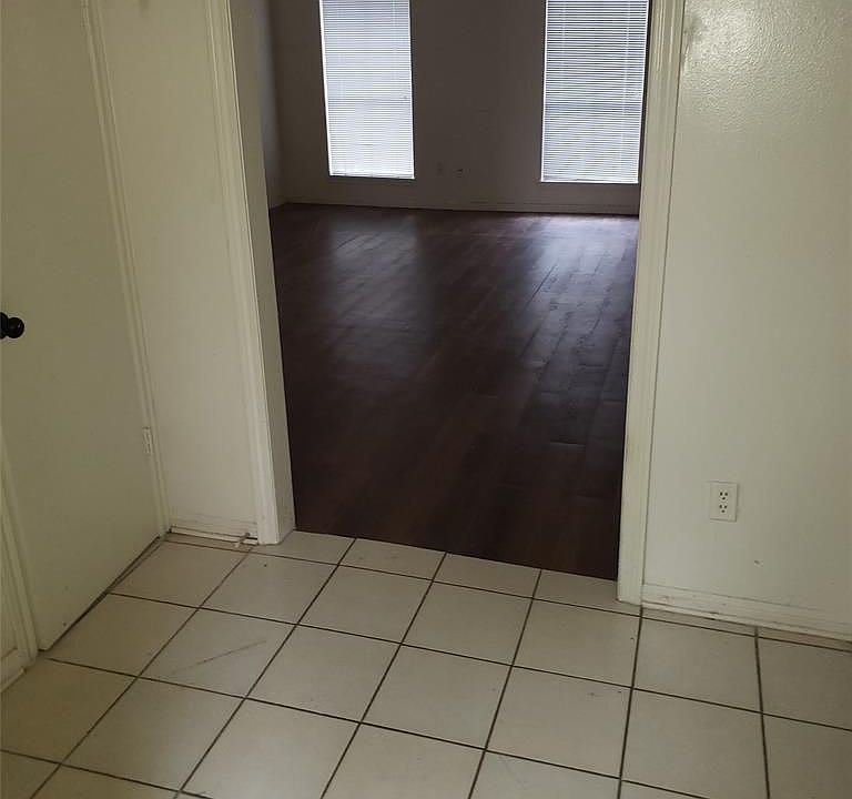 2nd image of 9017 Sharpcrest St