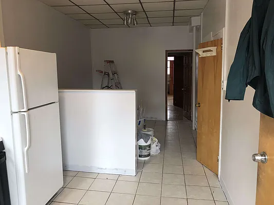 Rented by Francis Castoria LREB | media 24