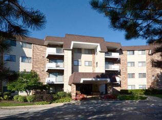 3300 N Carriageway Dr UNIT 110, Arlington Heights, IL