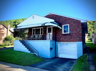 83 W Railroad St, Nesquehoning, PA 18240