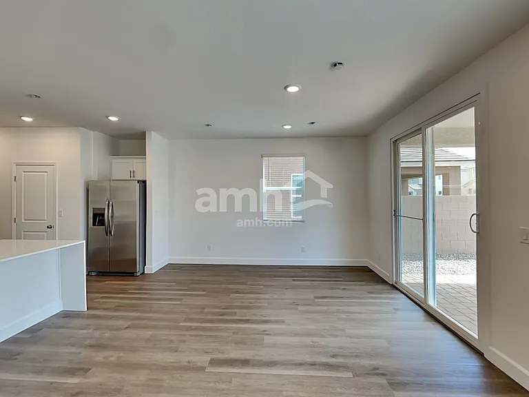 6459 Rush Ave — Photo 5