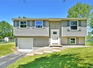 7951 Raglan Dr NE, Warren, OH 44484