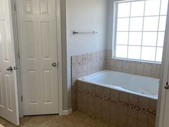 3rd image of 2035 Herald Dr