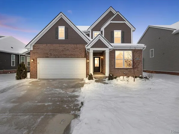 2348 Provencal Dr, Commerce Township, MI 48382