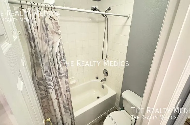 4802 Cumbrian Lakes Dr — Photo 46