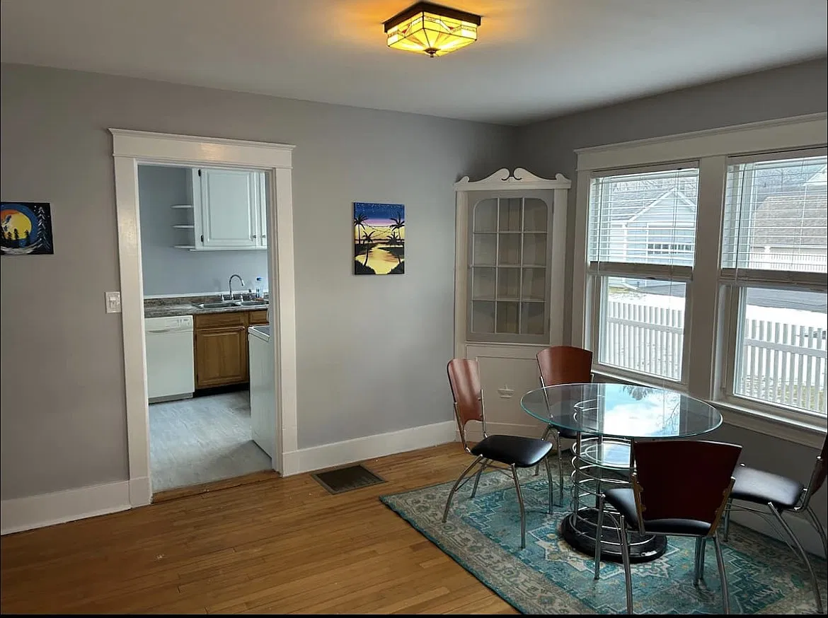 2 bed, 1100 sqft, $2,600 — Photo 3