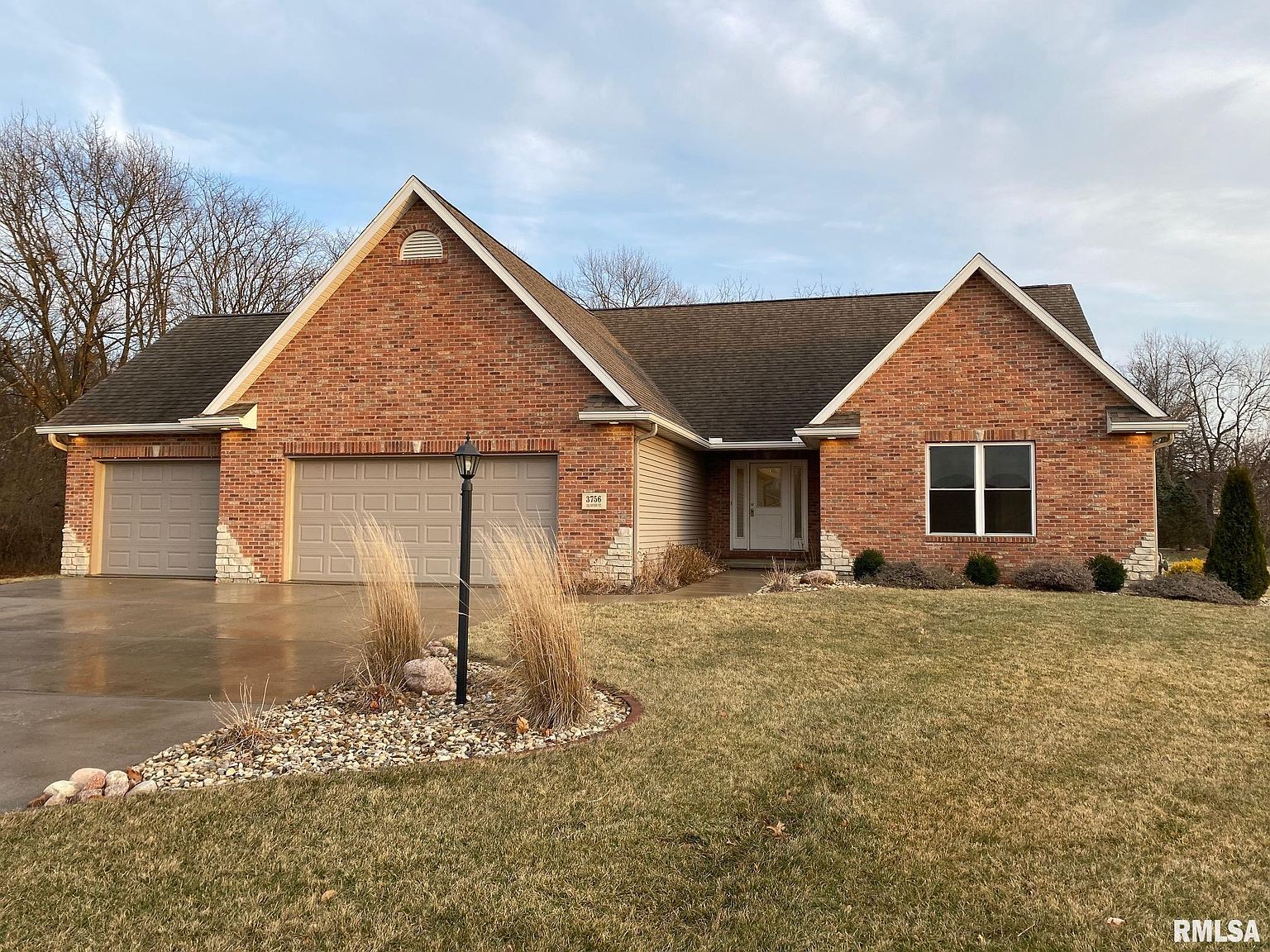 3756 Grandview Ct, Pekin, IL 61554 Zillow