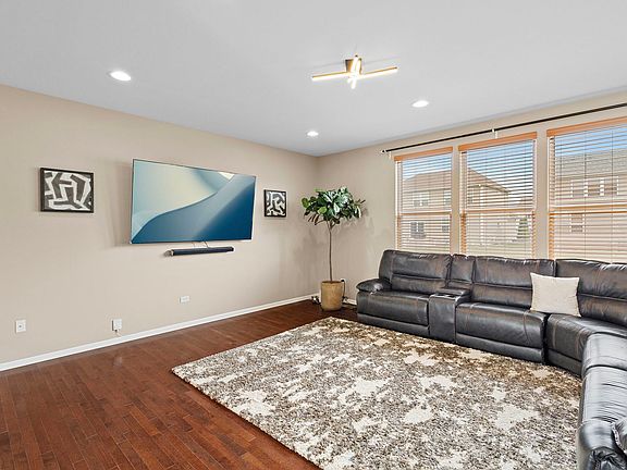 5th image of 3420 Empress Dr