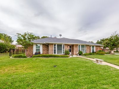 1000 Rosewood Dr, Desoto, TX, 75115