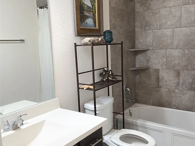 3665 Bainbridge St — Photo 20