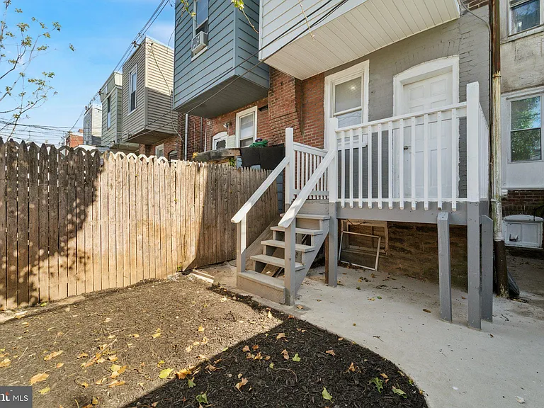 127 W Albanus St — Photo 4