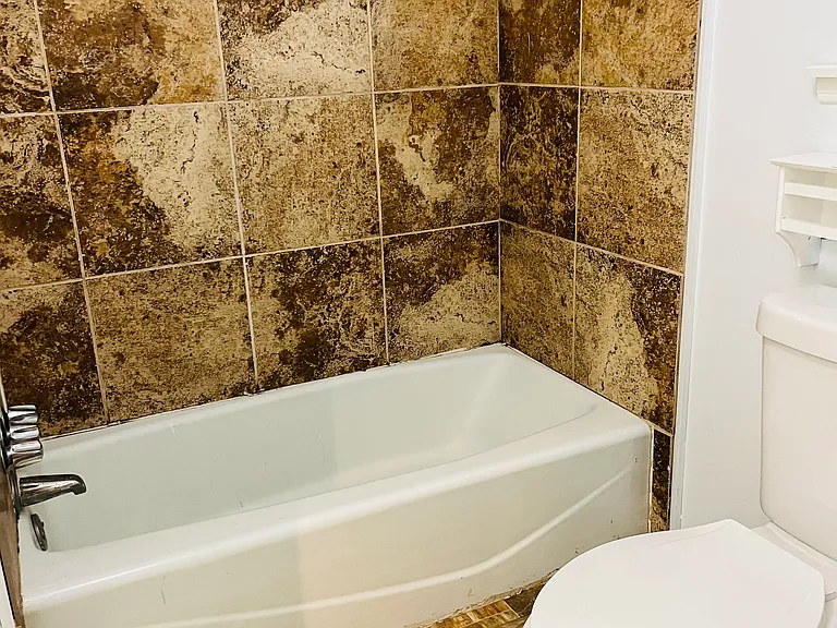 6612 Crow Cir — Photo 22