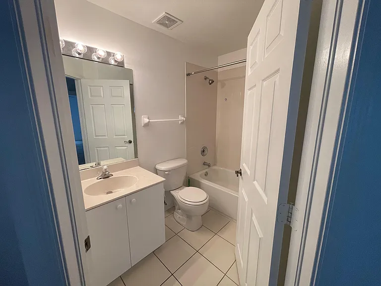3637 Pine Oak Cir #105 — Photo 10