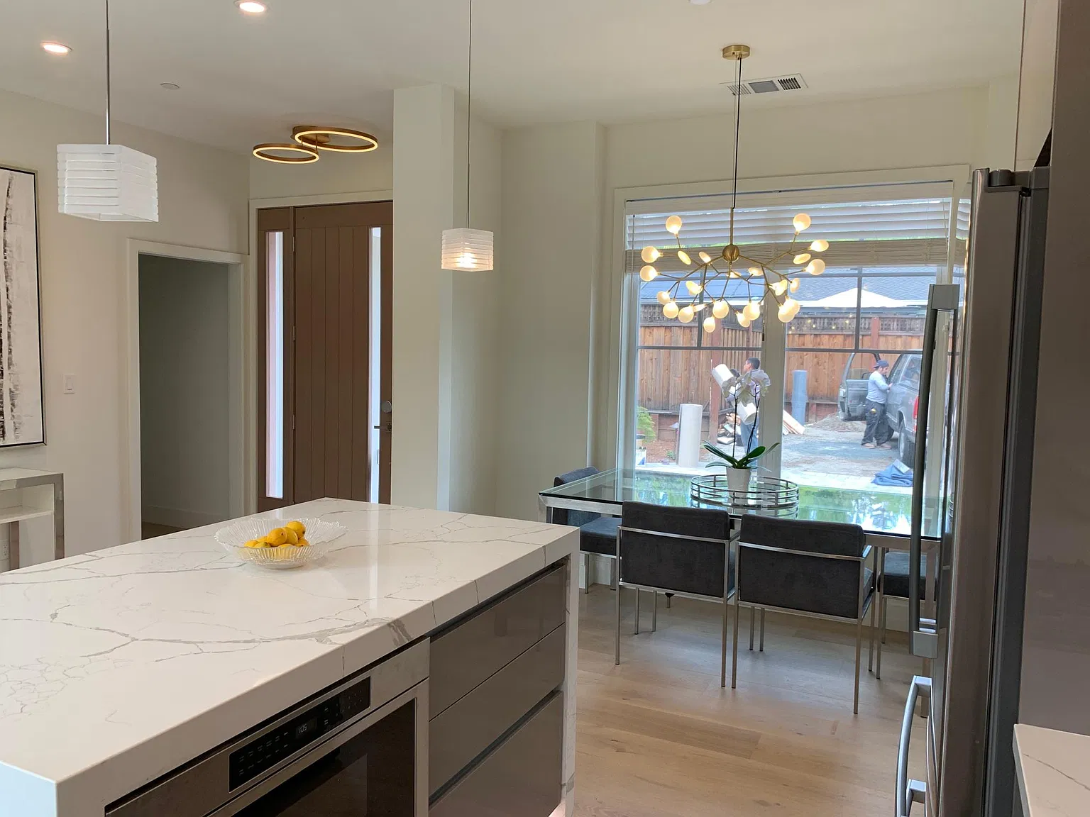 4 bed, 1500 sqft, $9,000 — Photo 2
