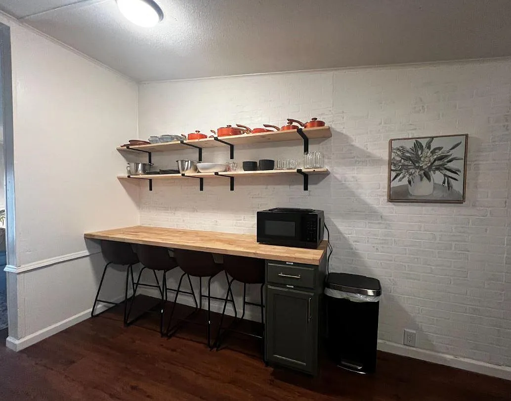 Unit Photo - 502 9th St SW #504