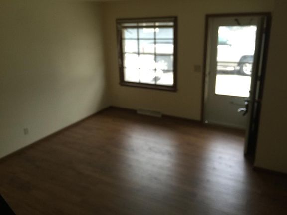 3rd image of 3108 Prial Ave