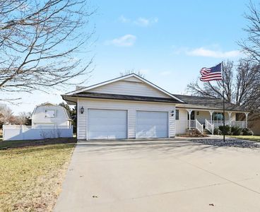 131 Blake Ave, Moundridge, KS, 67107