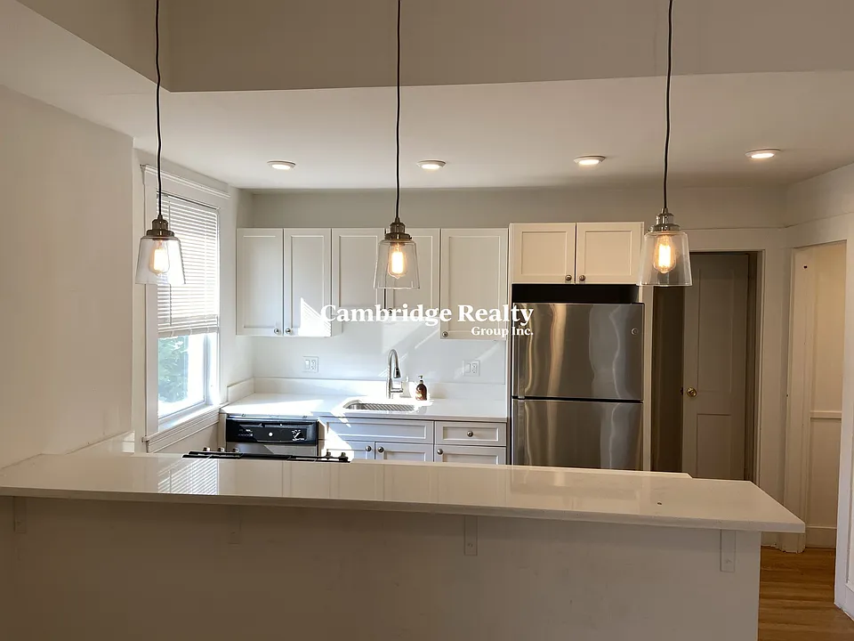 38 Newton St #2T