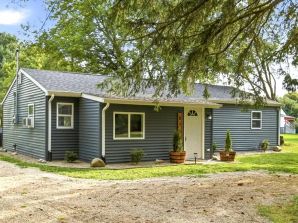 8769 Barnes Rd, Millington, MI 48746
