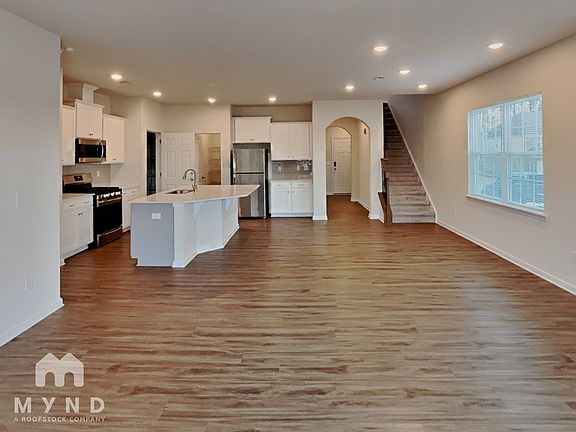 3rd image of 118 Rooster Tail Ln