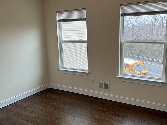2nd image of 8 Berkshire Ln #2
