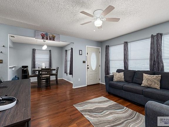 3rd image of 2218 El Paraiso