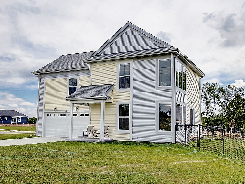 1st image of 1807 Saddle Dr