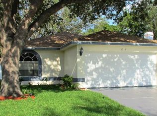1316 Mohrlake Dr, Brandon, FL 33511