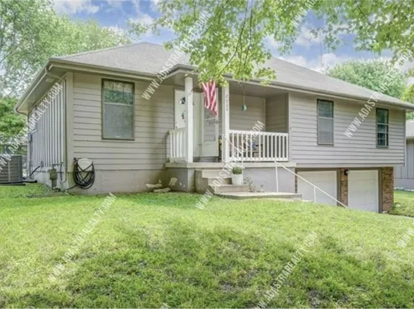2900 SE 6th St, Blue Springs, MO 64014