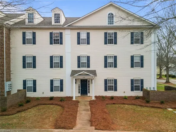 292 Townpark Dr #101, Bermuda Run, NC 27006