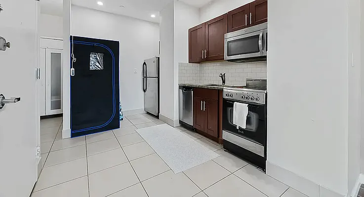 Rented by REAL New York | media 32