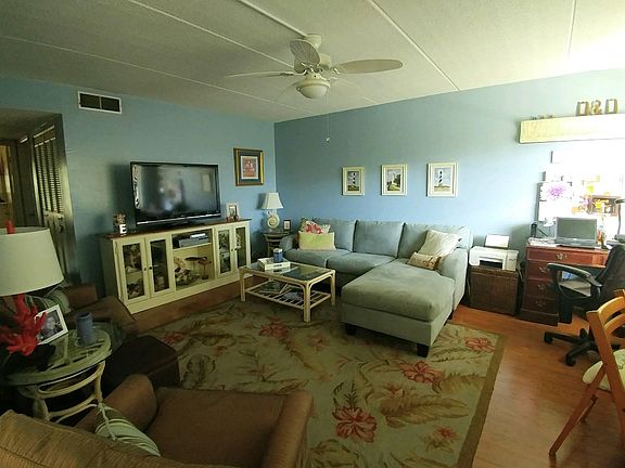 2nd image of 11620 Park Blvd APT 303