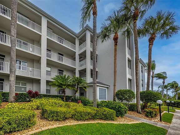 3rd image of 10450 Washingtonia Palm WAY #1417