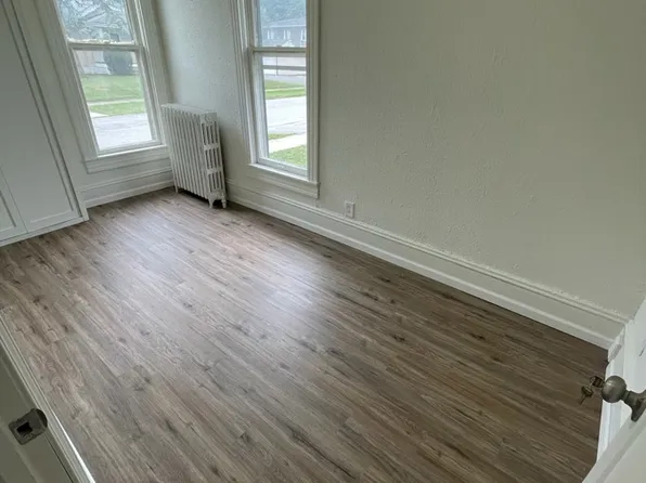 807 Wood St, Valparaiso, IN 46383