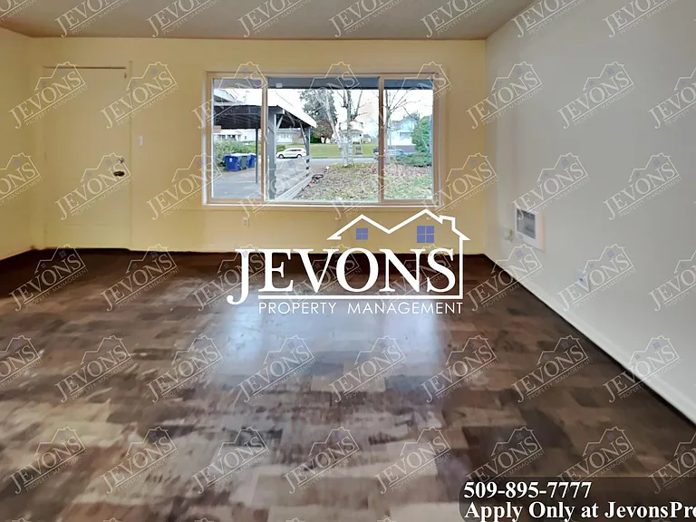 3571 E B St — Photo 8