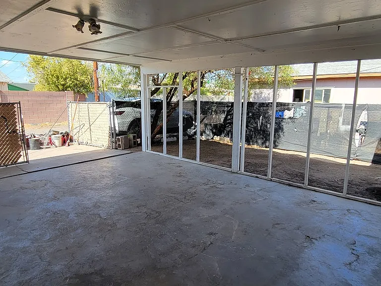 8602 E Coronado Rd — Photo 10