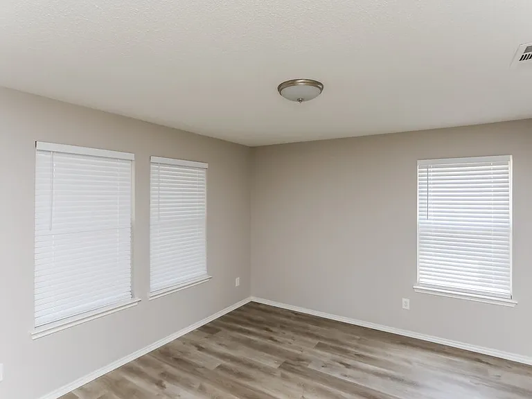 2036 Silverado Dr — Photo 15